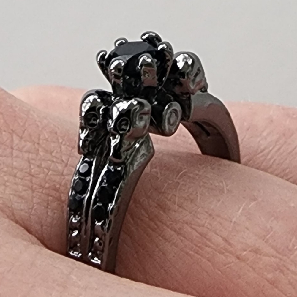 💀 Gothic Black Skull Ring